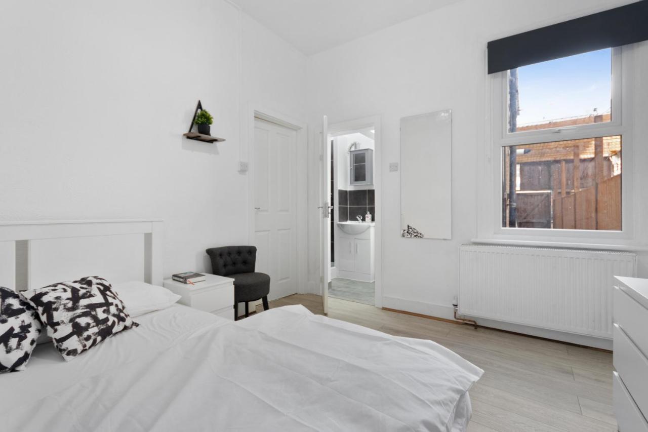 Fantastic 2Bd Barking Stay With Links To The City! Лондон Экстерьер фото