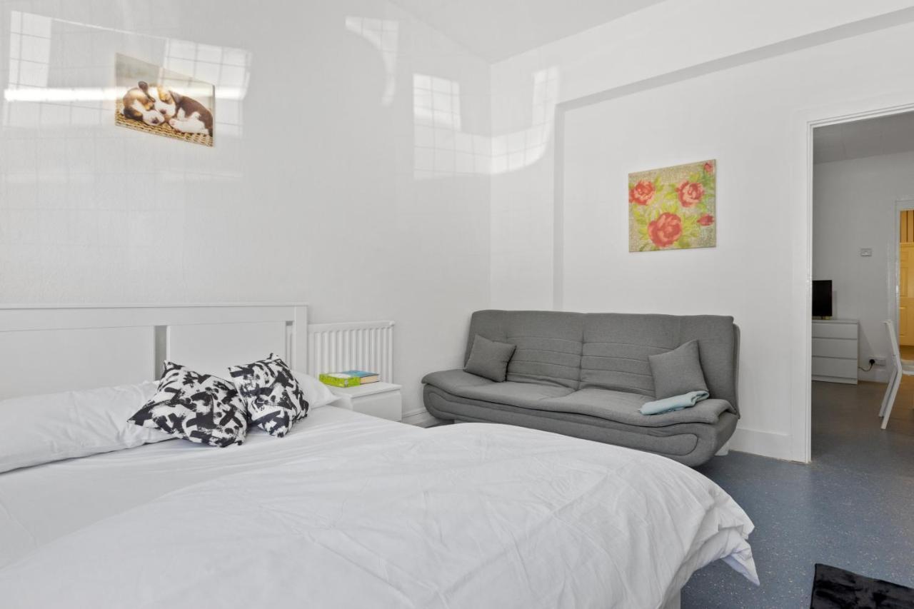 Fantastic 2Bd Barking Stay With Links To The City! Лондон Экстерьер фото
