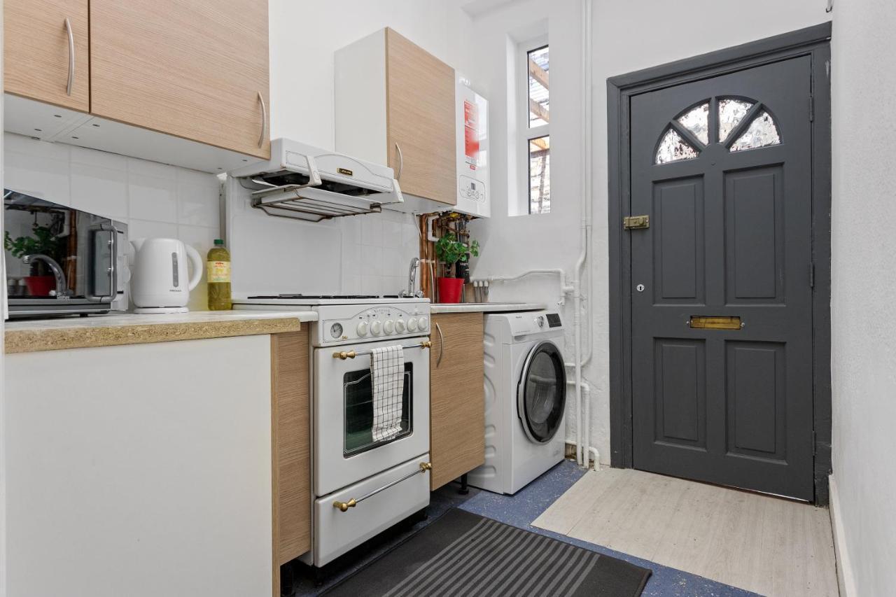 Fantastic 2Bd Barking Stay With Links To The City! Лондон Экстерьер фото